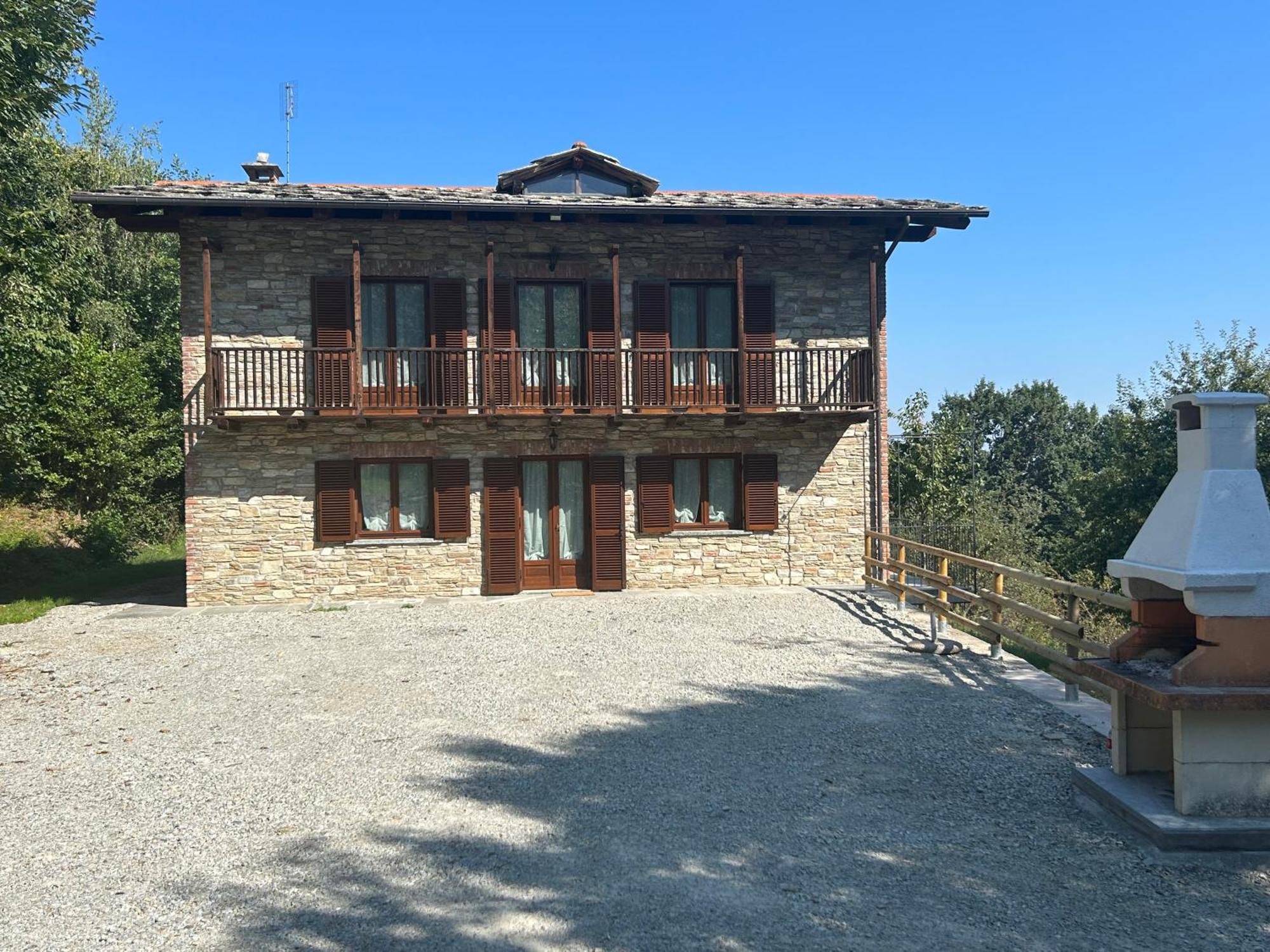 Casa Salada Villa Bagnolo Piemonte Exterior photo
